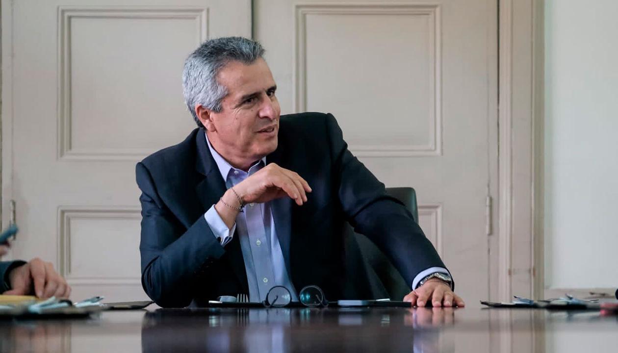 Luis Fernando Velasco, Ministro del Interior.