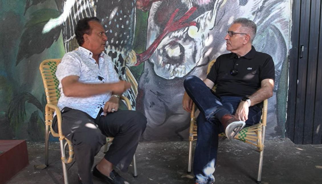 El director de Sucesos, Jorge Cura, en entrevista con el alcalde de Villanueva, Alberto 'Beto' Barros