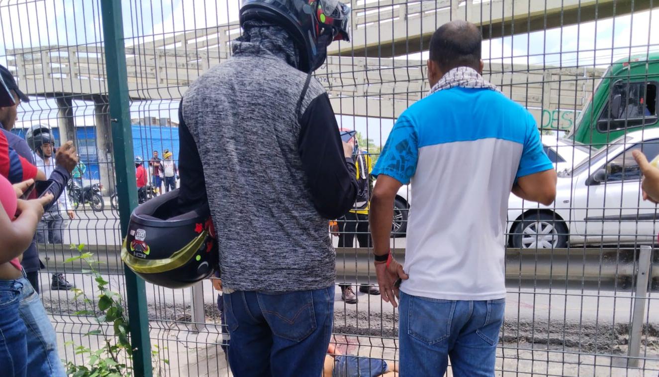 La víctima quedó sin vida en el lugar del accidente. 