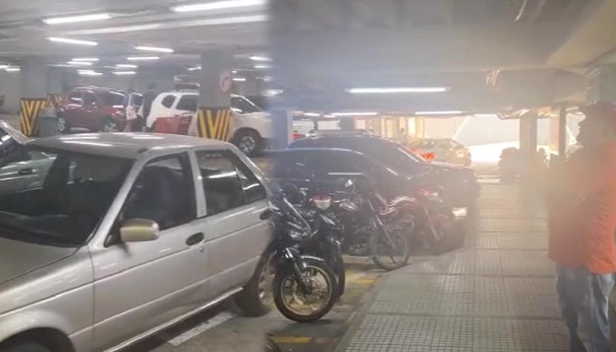Imágenes de lo ocurrido en el parqueadero.