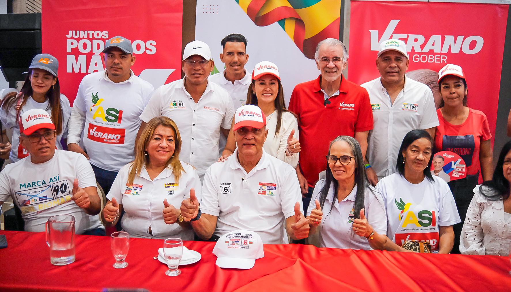 Integrantes de la ASI con el candidato Eduardo Verano (Partido Liberal)