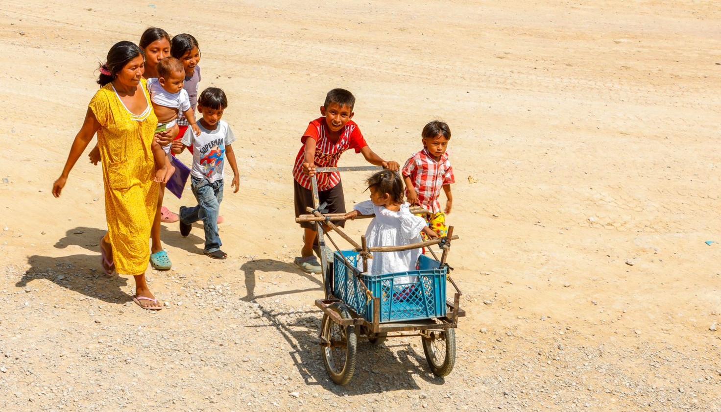 Familias wayúu en La Guajira.