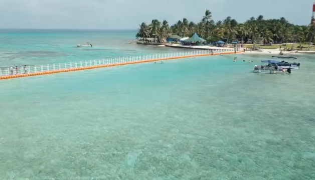 Haynes Cay, una pequeña isla al lado del Acuario en el archipiélago de San Andrés.
