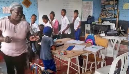 Luz Stella Balanta en sus clases.