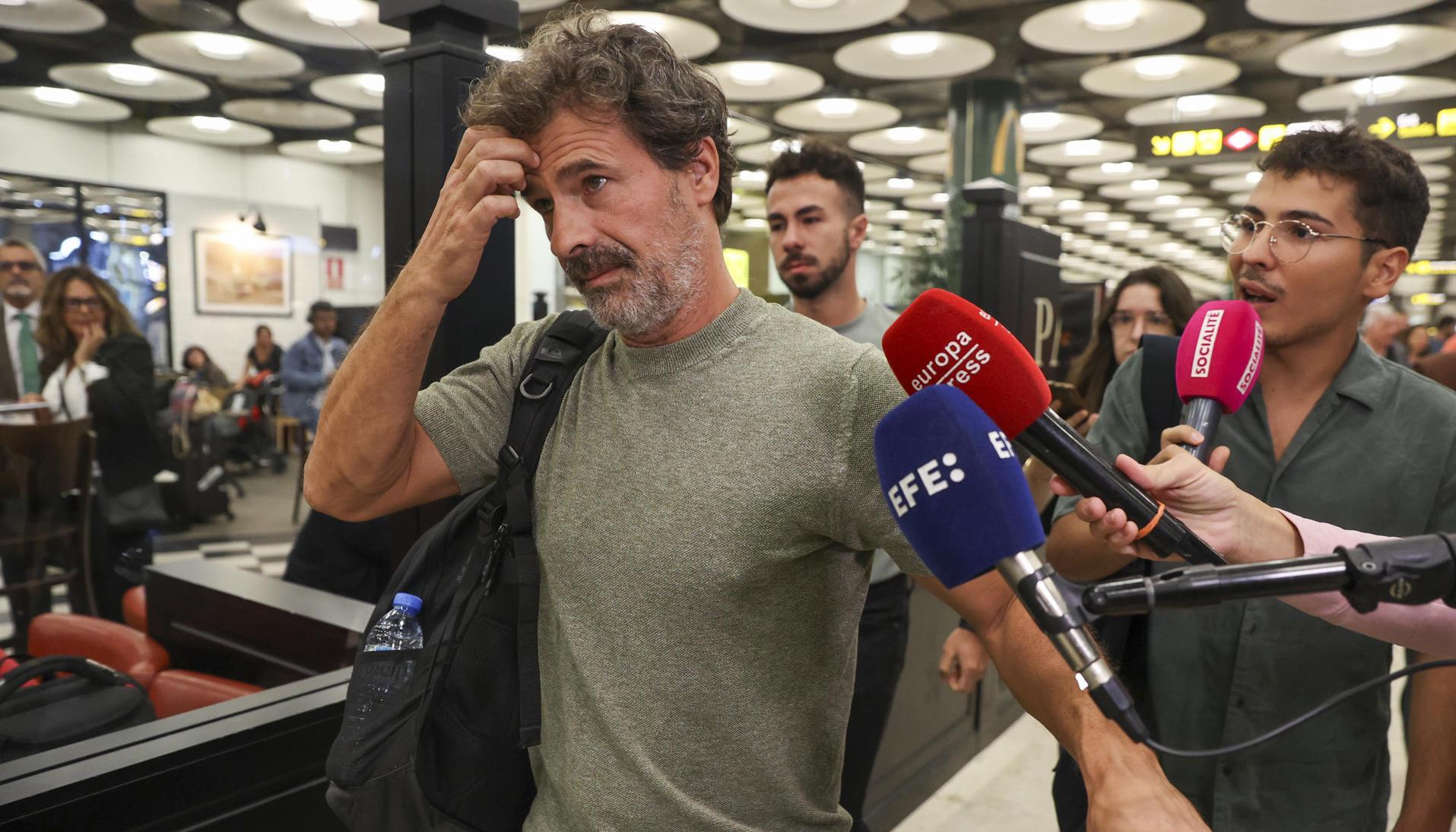 Rodolfo Sancho llegando a España después de visitar a su hijo.