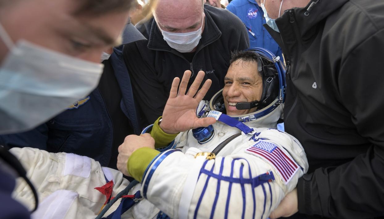 El astronauta estadounidense de origen salvadoreño Frank Rubio.
