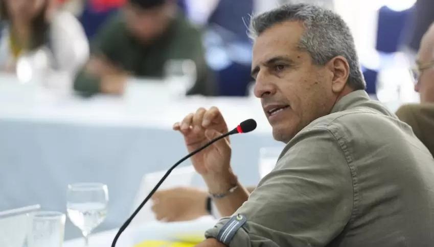 Luis Fernando Velasco, ministro del Interior.