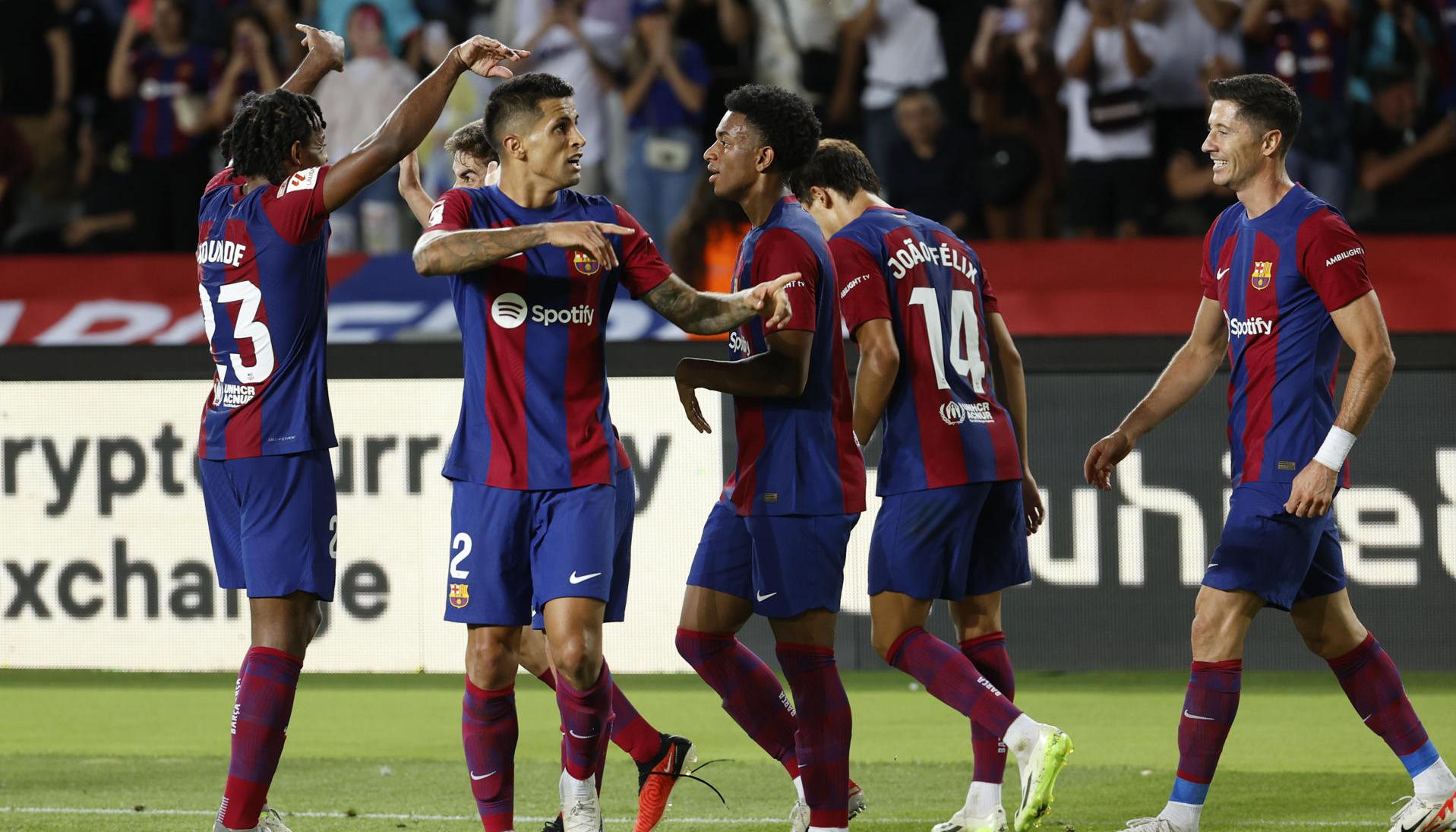Los jugadores del Barcelona celebrando la remontada ante el Celta de Vigo.