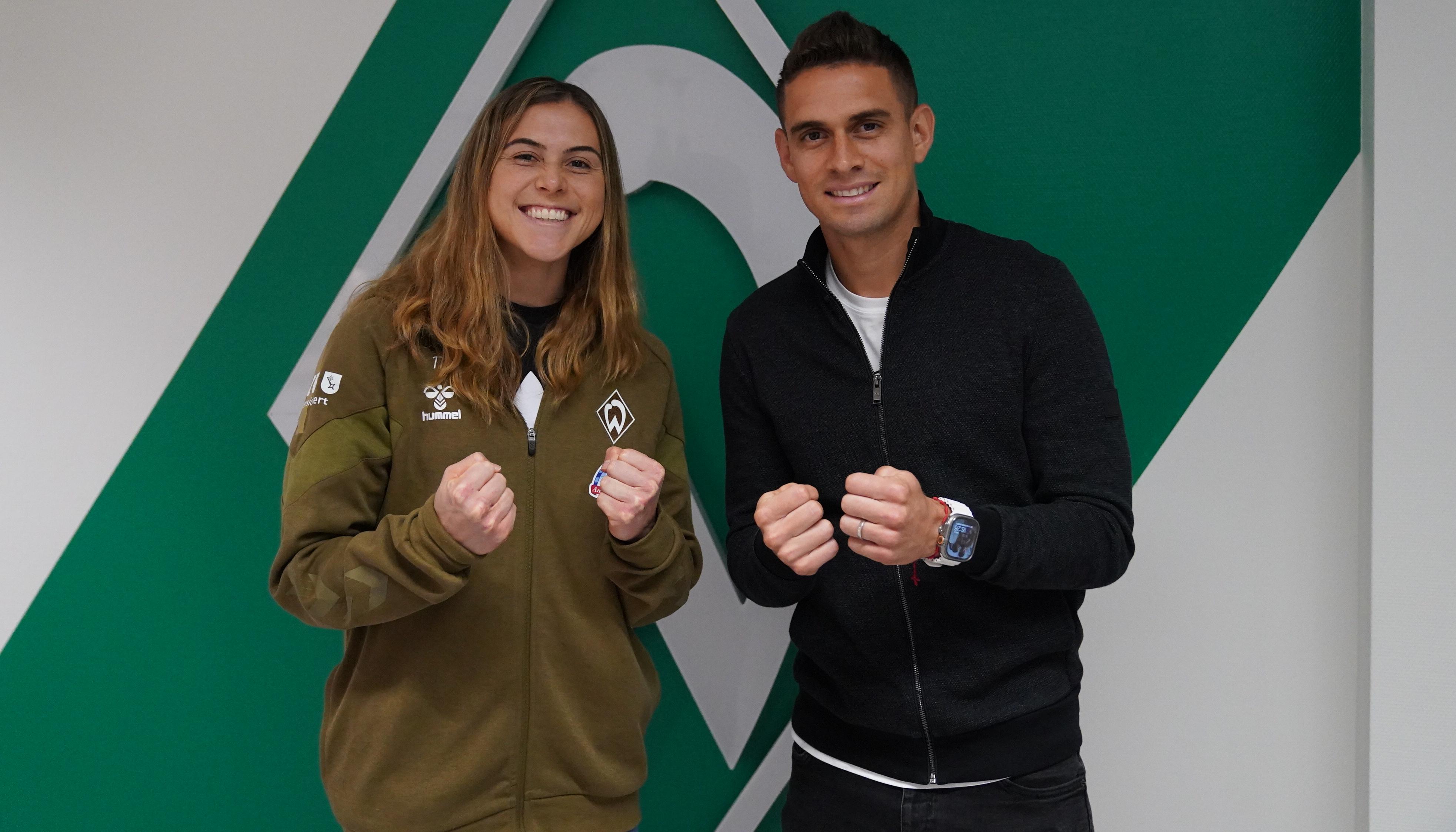Catalina Pérez y Rafael Santos Borré, futbolistas colombianos. 