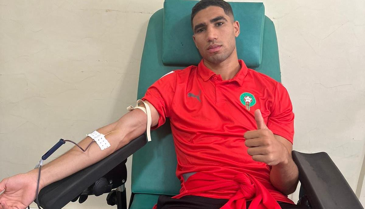 Achraf Hakimi compartió esta imagen en su cuenta de Twitter.