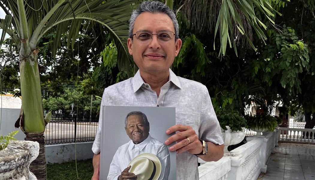 Enrique Martín Briceño, autor del libro 'Armando Manzanero'.
