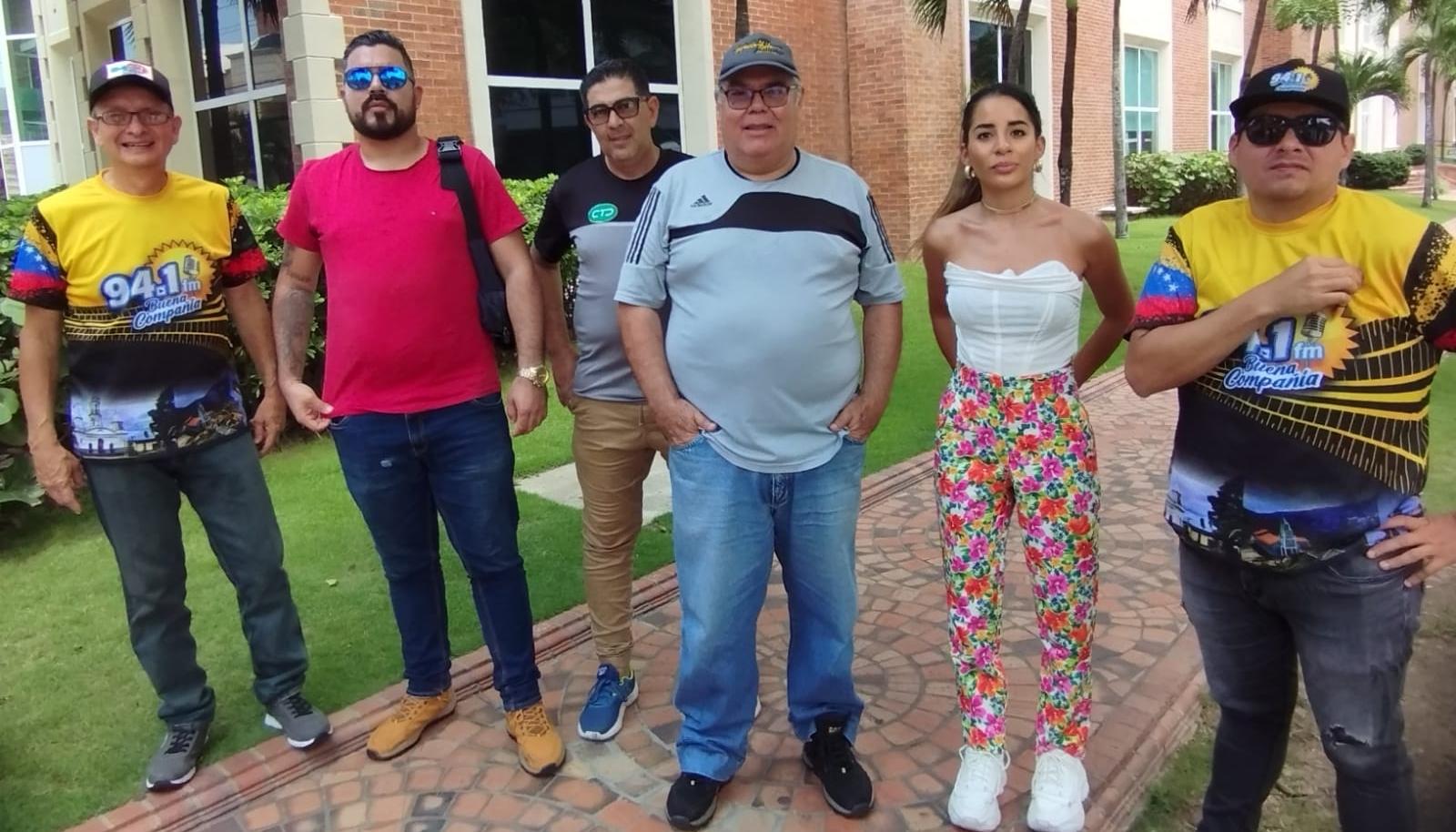 Grupo de periodistas venezolanos que están en Barranquilla para el cubrimiento del partido contra Colombia.