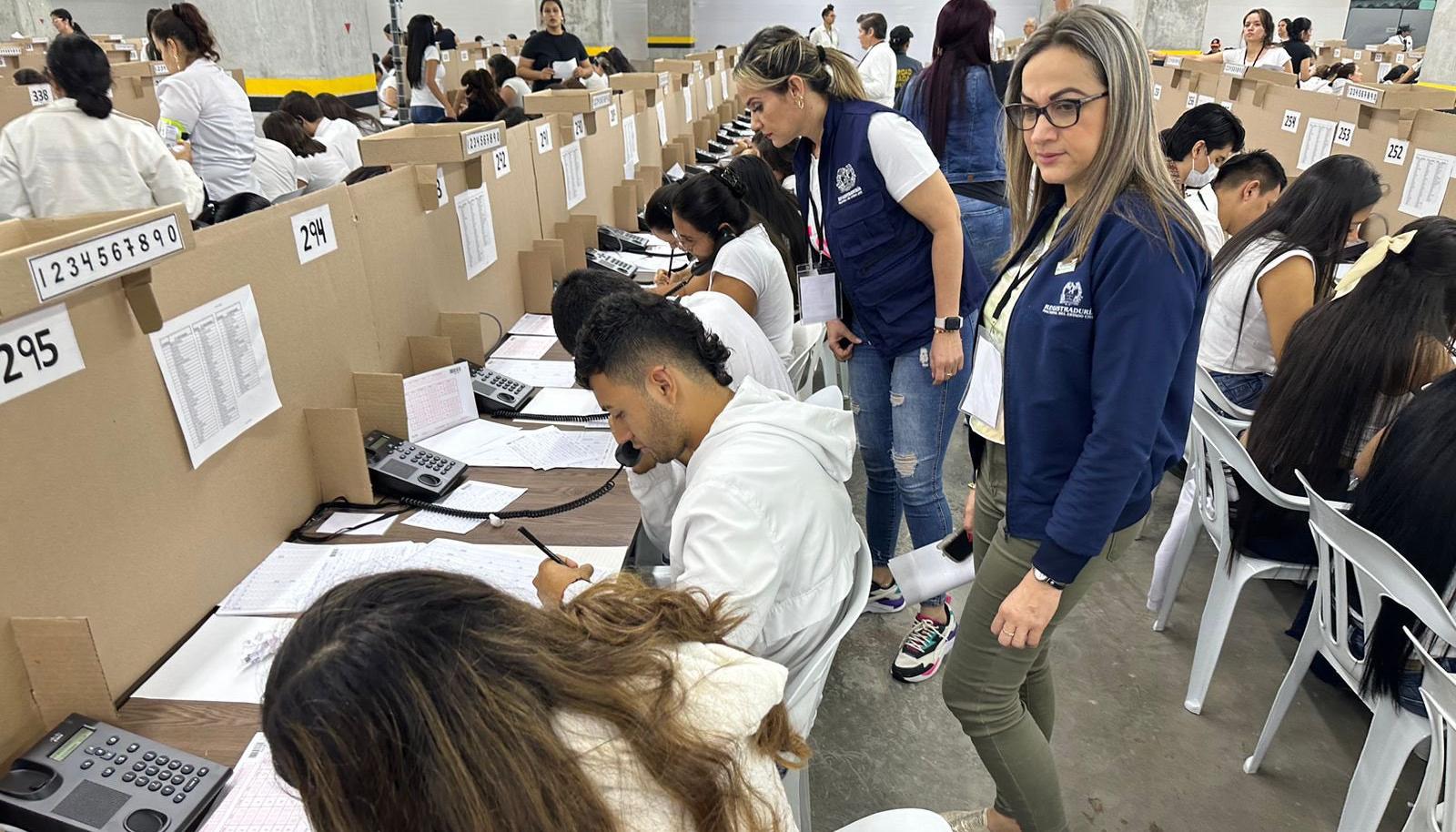 Simulacro de preconteo electoral organizado por la Registraduría en todas las regionales