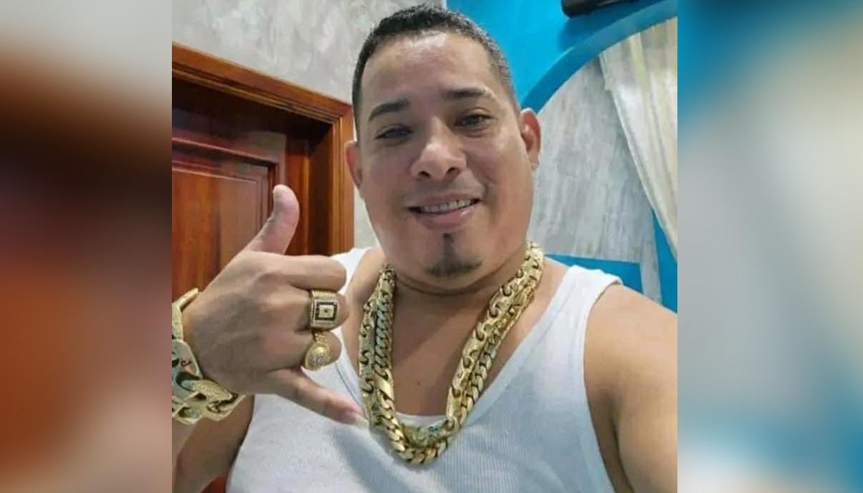 Junior Alexander Roldán, alias "Junior" o "JR"