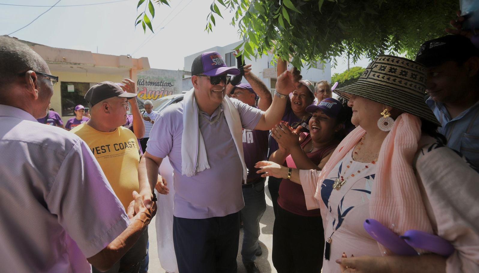 Samuel Santander Lopesierra el día de su inscripción a la Alcaldía de Maicao