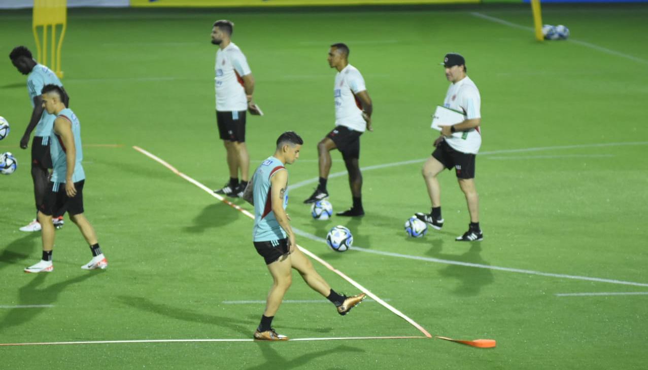 James Rodríguez durante la práctica de la Selección Colombia.
