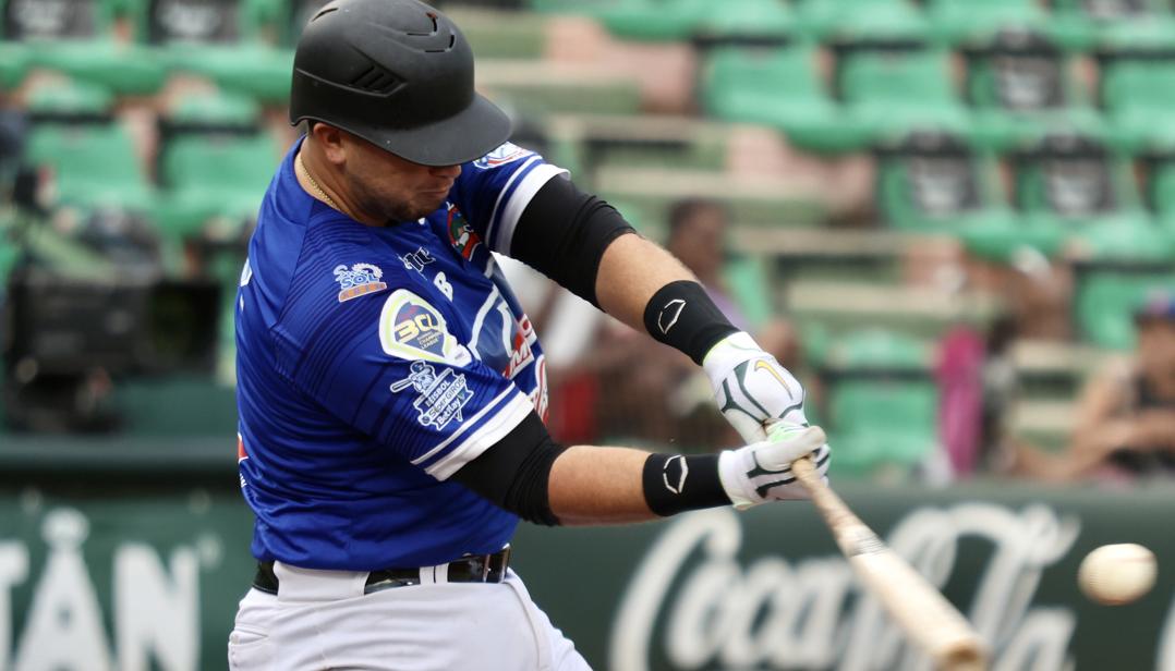 Pabel Manzanero, con un jonrón en el cuarto inning, produjo tres carreras para Caimanes. 