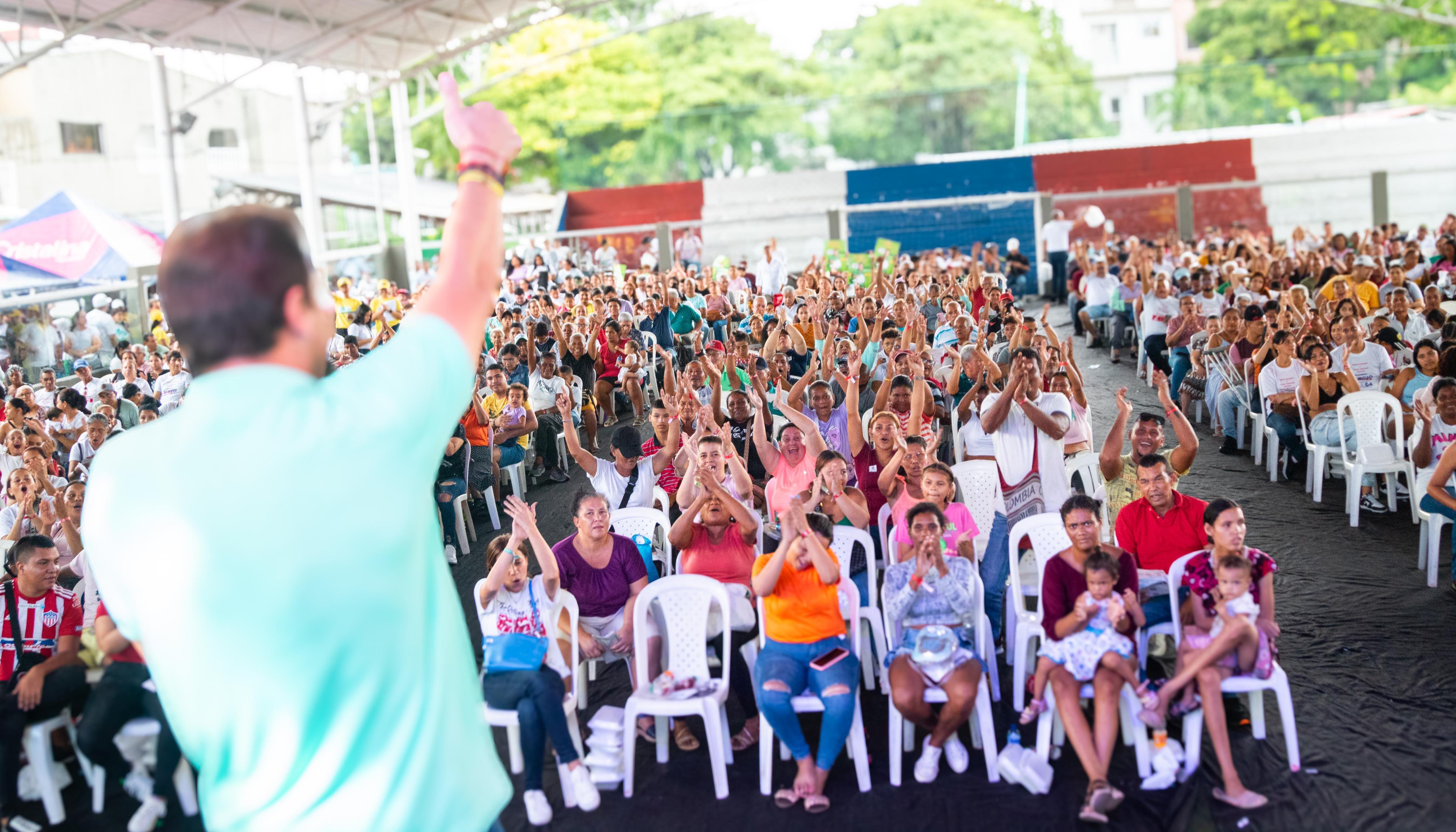 Alfredo Varela hablando sobre la cultura en el Atlántico.