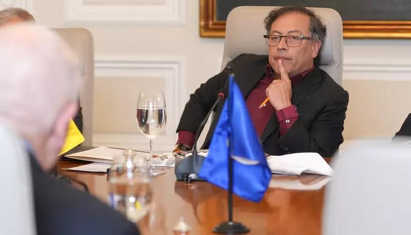 Gustavo Petro en reunión con miembros de la CIDH.