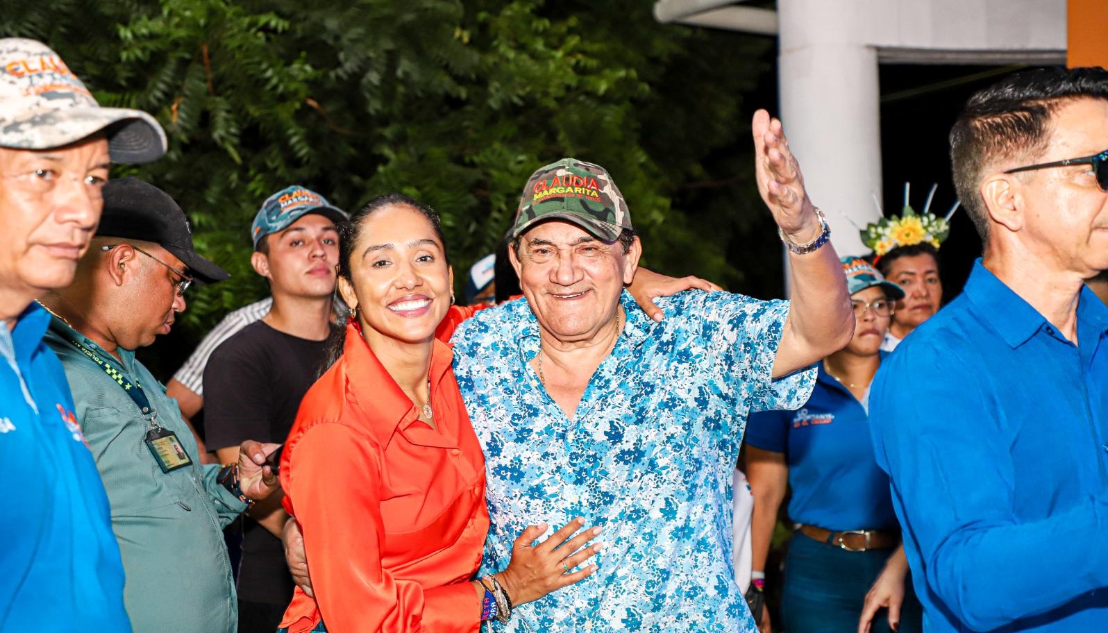 La candidata a la Gobernación del Cesar Claudia Margarita Zuleta y su padre, Poncho Zuleta
