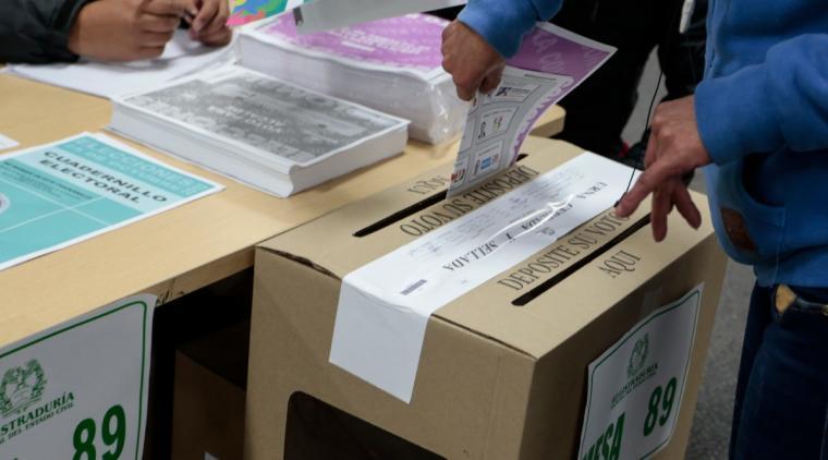 Puesto de votación. 