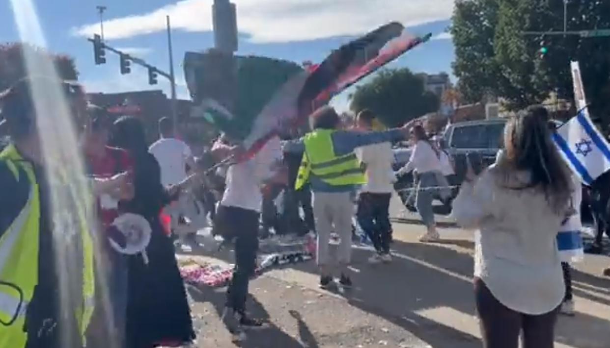 Enfrentamientos entre simpatizantes palestinos e israelíes. 