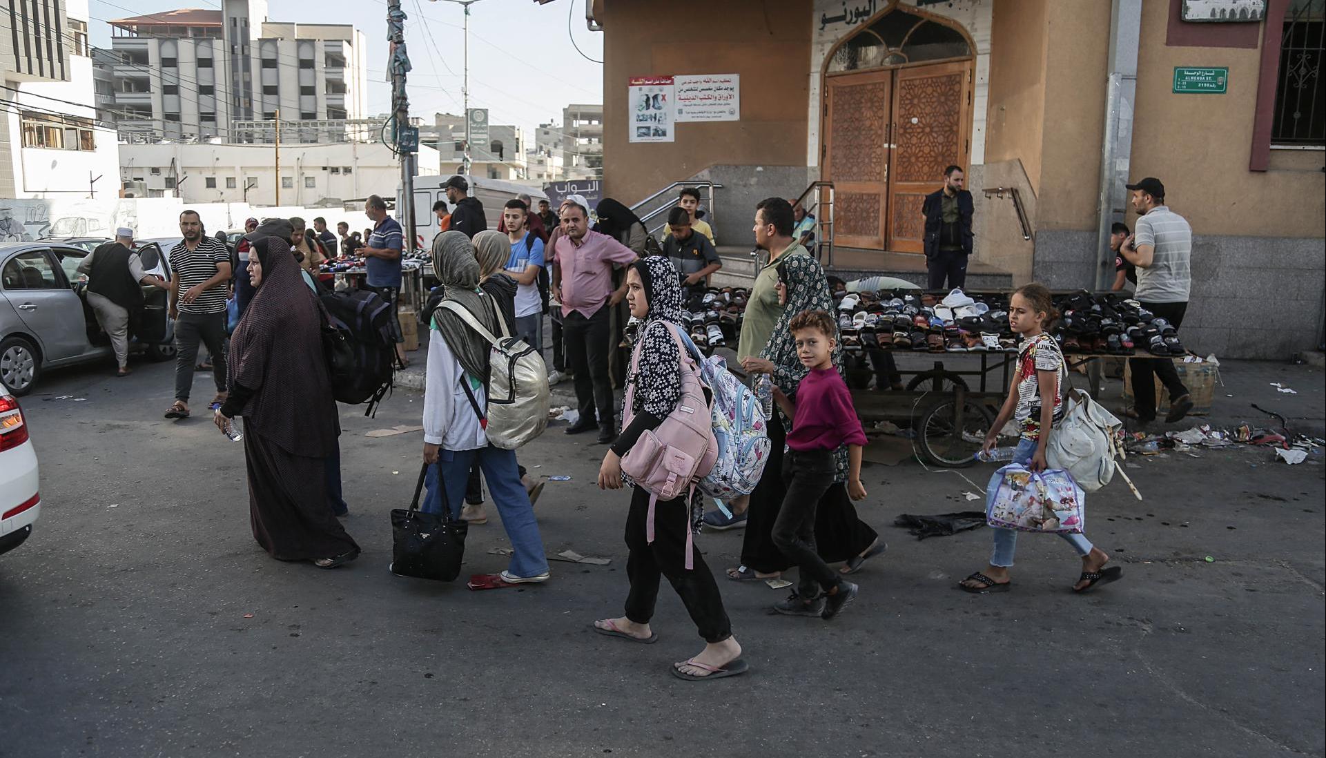 Residentes de la ciudad de Gaza comienzan a evacuar tras la advertencia israelí sobre un aumento de las operaciones militares