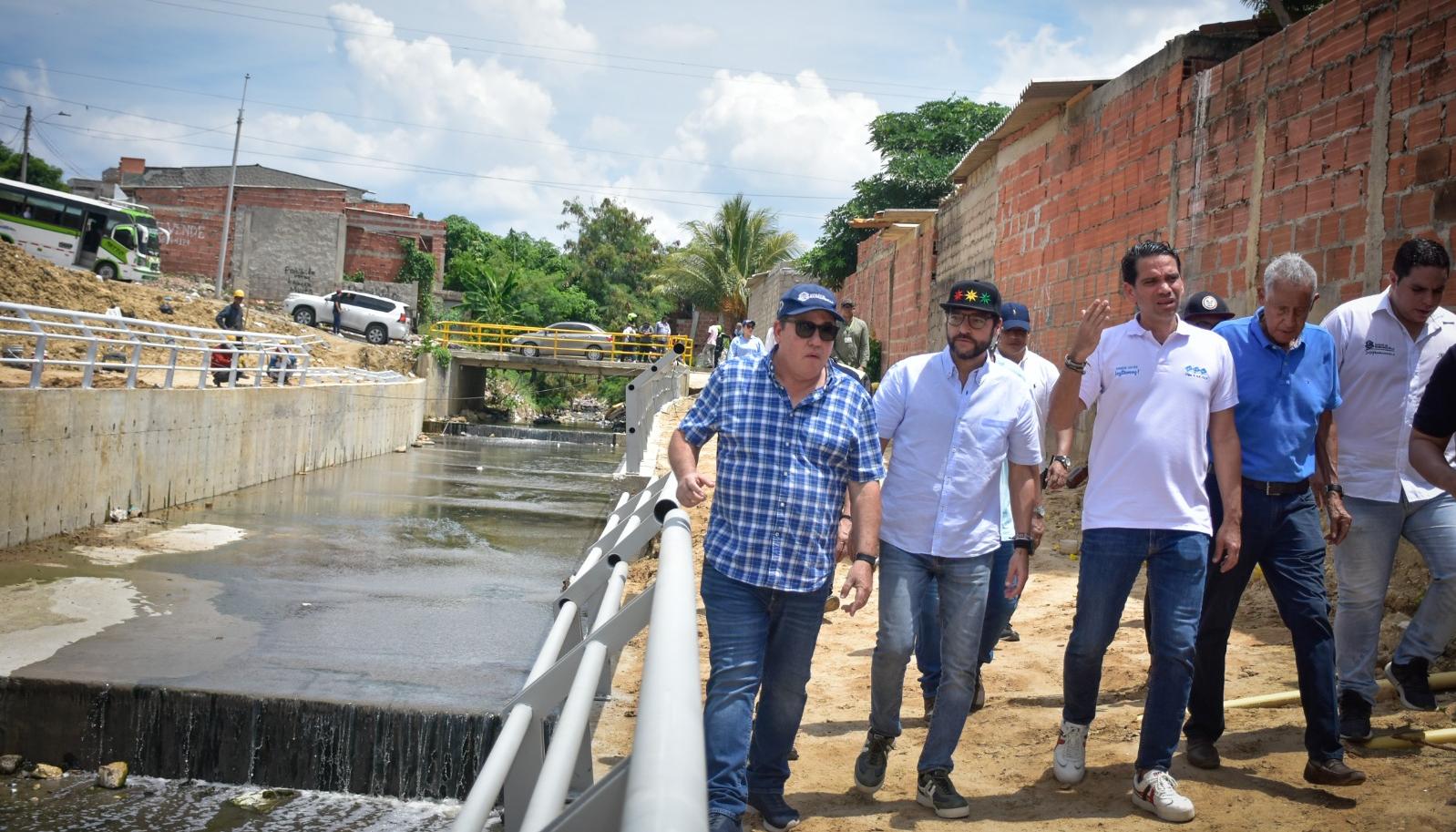 Gerente de la Agencia Distrital de Infraestructura, Alberto Salah junto al Alcalde de Barranquilla, Jaime Pumarejo.