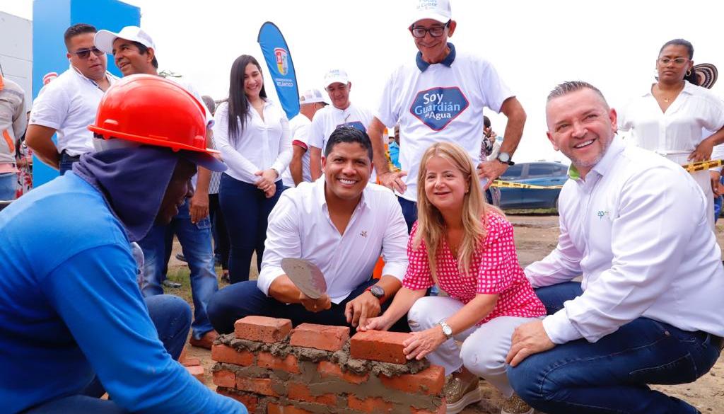 Elsa Noguera en el acto de inicio de construcciones en el barrio El Concorde, de Malambo.