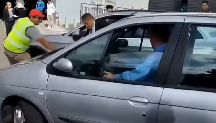 Hombre atropella a otro en las afueras del Movistar Arena.