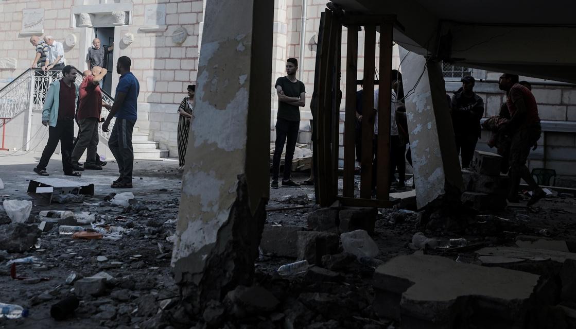 La iglesia ortodoxa de San Porfirio en la Franja de Gaza después del ataque.