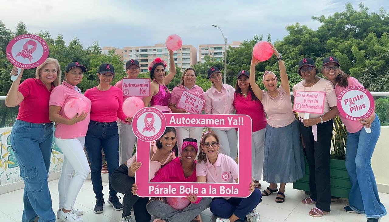 Integrantes de Guerreras Rosa.
