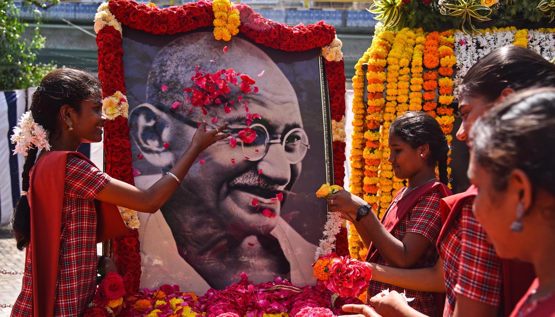 India celebra aniversario de nacimiento de Mahatma Gandhi.