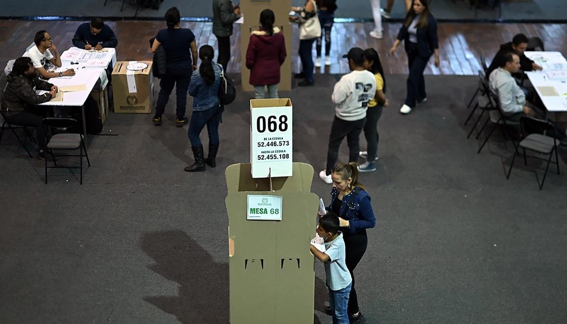 Mesa de votación en Bogotá.