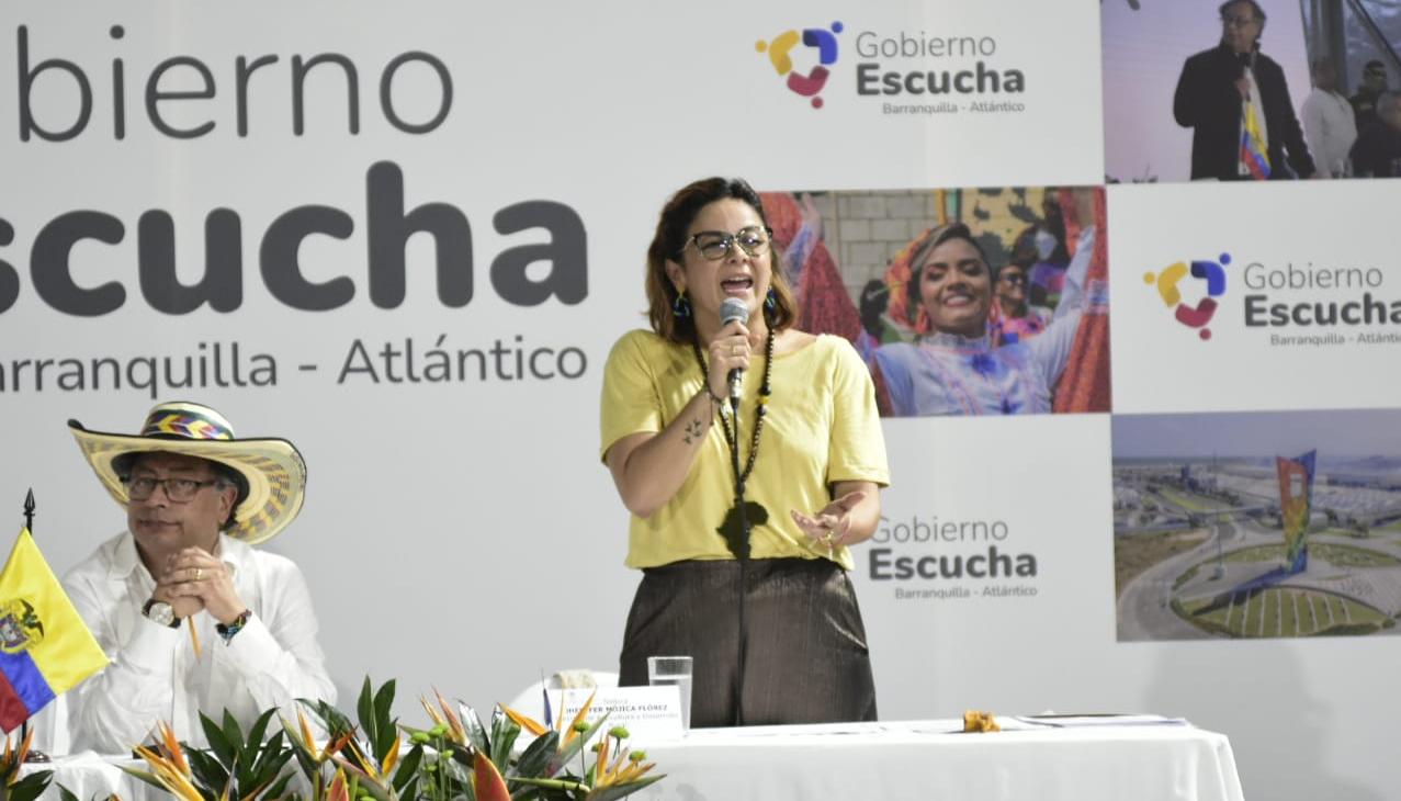 El Presidente Gustavo Petro y la Ministra de Agricultura Jhenifer Mojica.