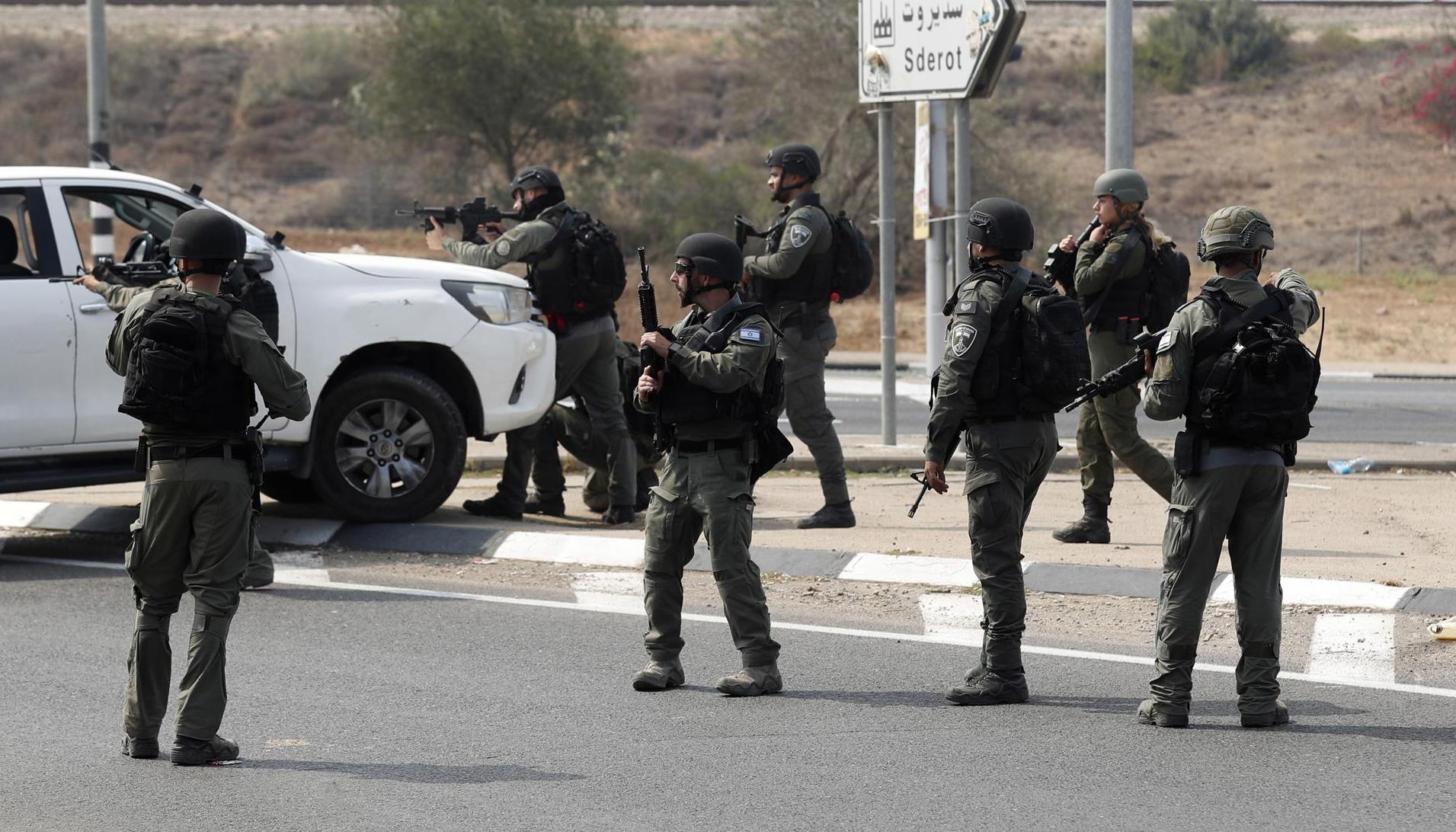 Soldados de Israel en la frontera con Gaza en medio de la guerra. 