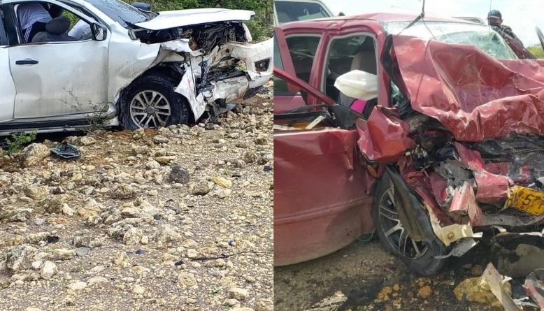 Los dos vehículos involucrados en el accidente en La Guajira