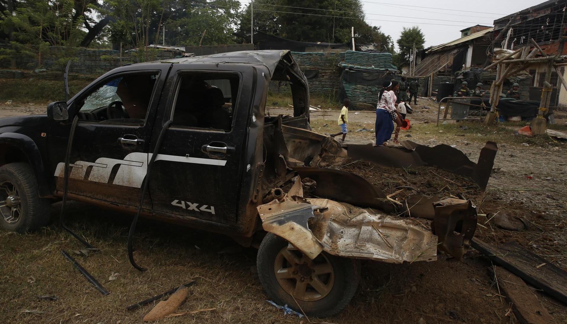 Carro bomba detonado contra la estación de policía, el 13 de agosto de 2023, en Timba, Cauca.