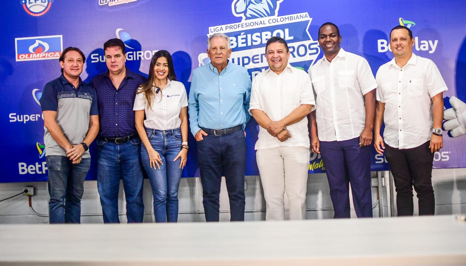 Ricardo Mendoza, Roberto Char, Lorena Zequeda, Pedro Salzedo, Ismael Fernández, Édinson Rentería y Kodiró Miranda durante el lanzamiento del torneo. 