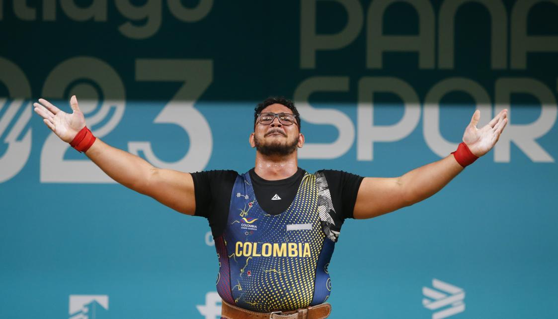Rafael Cerro celebra tras conquistar la medalla de oro en +102 kilogramos.