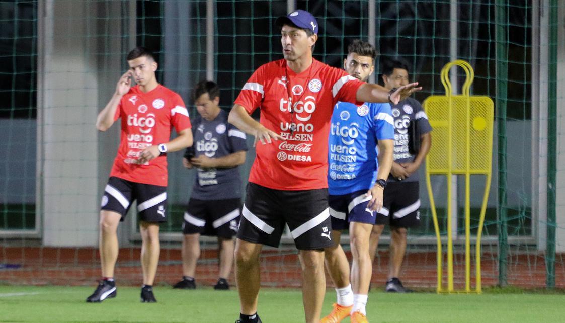 Daniel Garnero durante un entrenamiento de la selección paraguaya. 