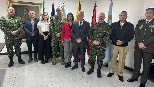 Reunión del Viceministro  de Defensa para las Políticas de Defensa y Seguridad, Alberto Lara, con mandos militares para la creación de los nuevos Gaulas.