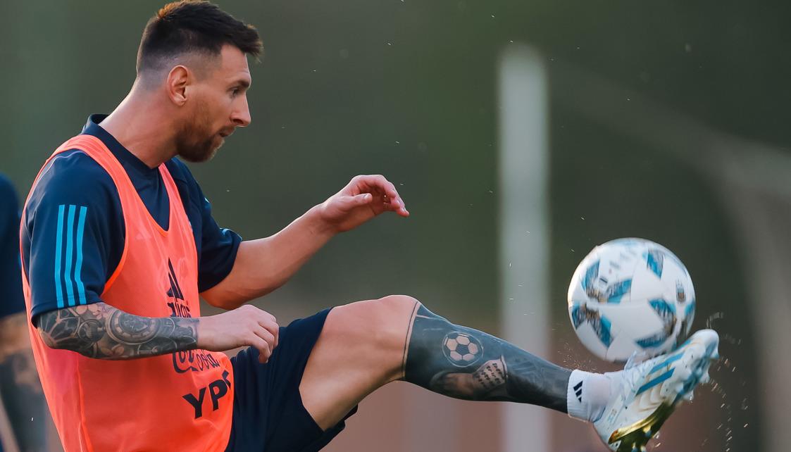 La presencia de Lionel Messi contra Paraguay se definirá tras el último entrenamiento en Ezeiza.