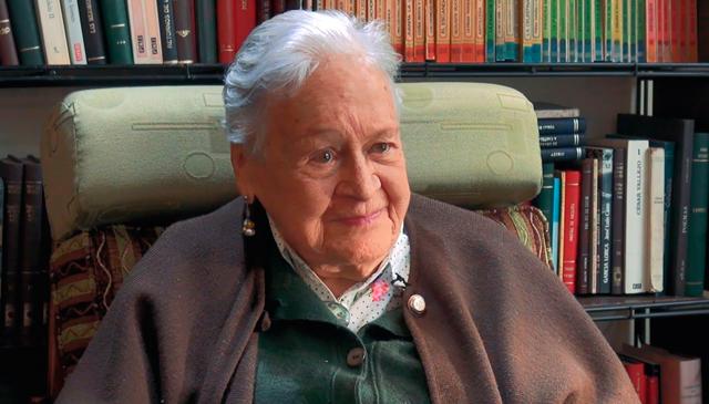La poeta manizaleña Maruja Vieira.