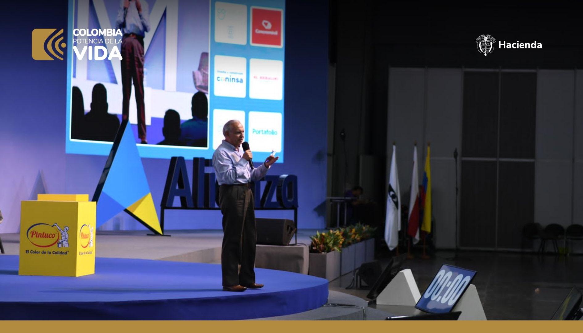 El ministro de Hacienda, Ricardo Bonilla, en la clausura del Congreso de Camacol