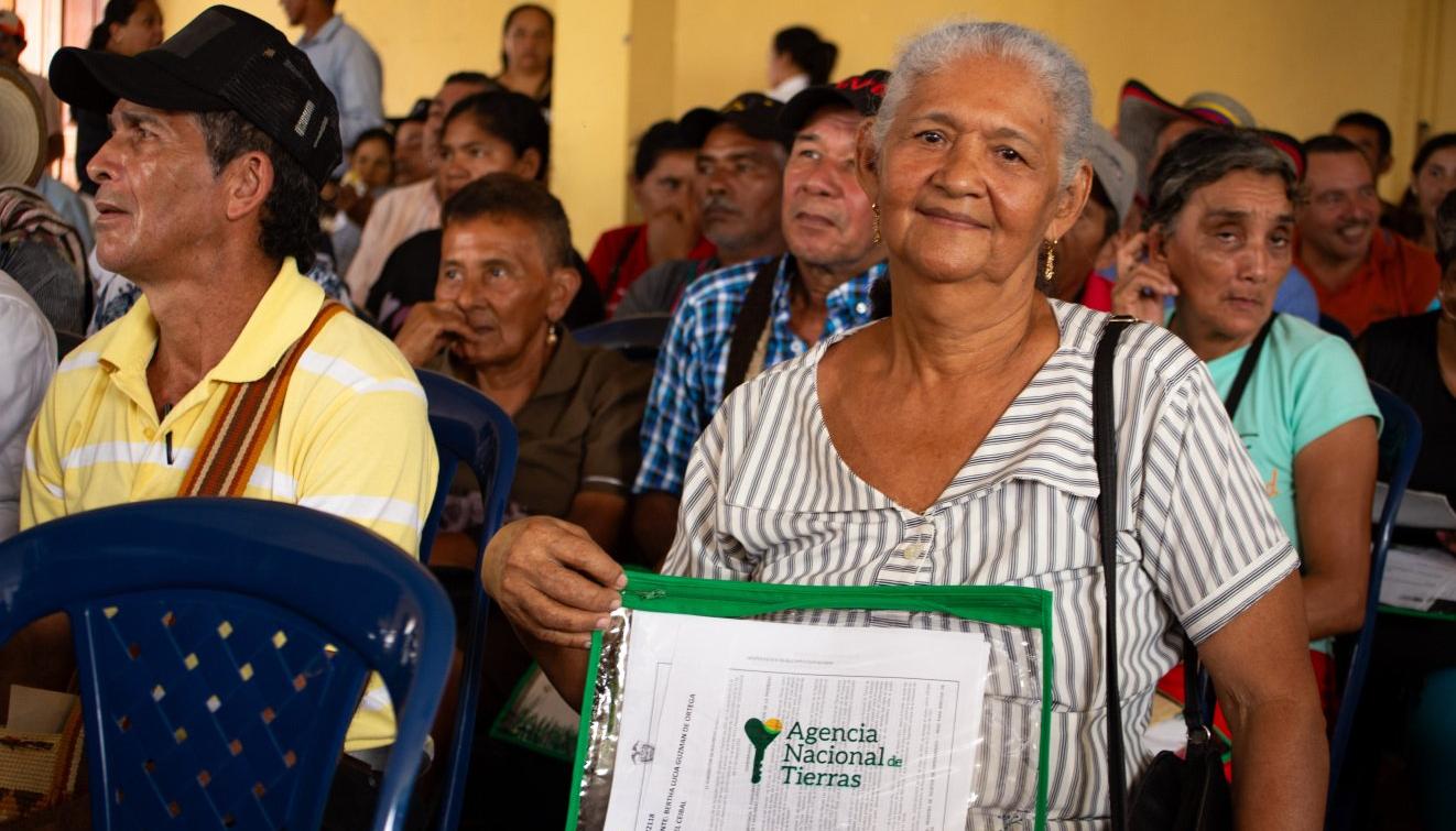 Familias de los Montes de María beneficiarias de titulación de tierras