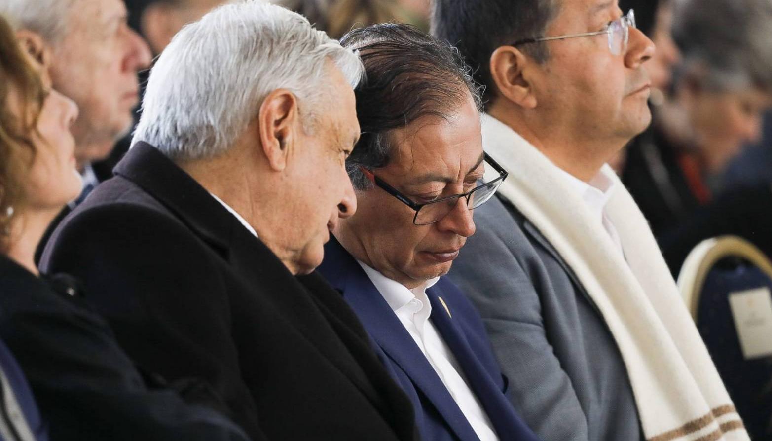 Presidente Gustavo Petro al lado de su homologo de México, Manuel López Obrador.