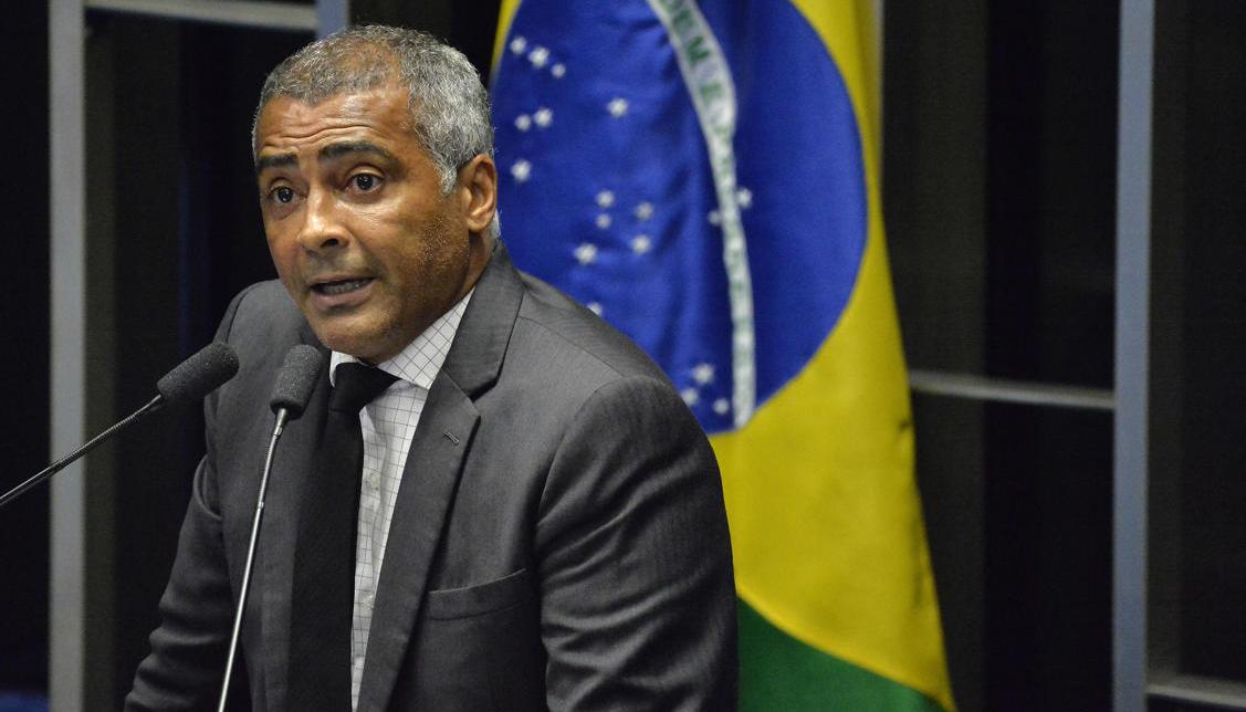 Romario es actualmente senador de Brasil. 