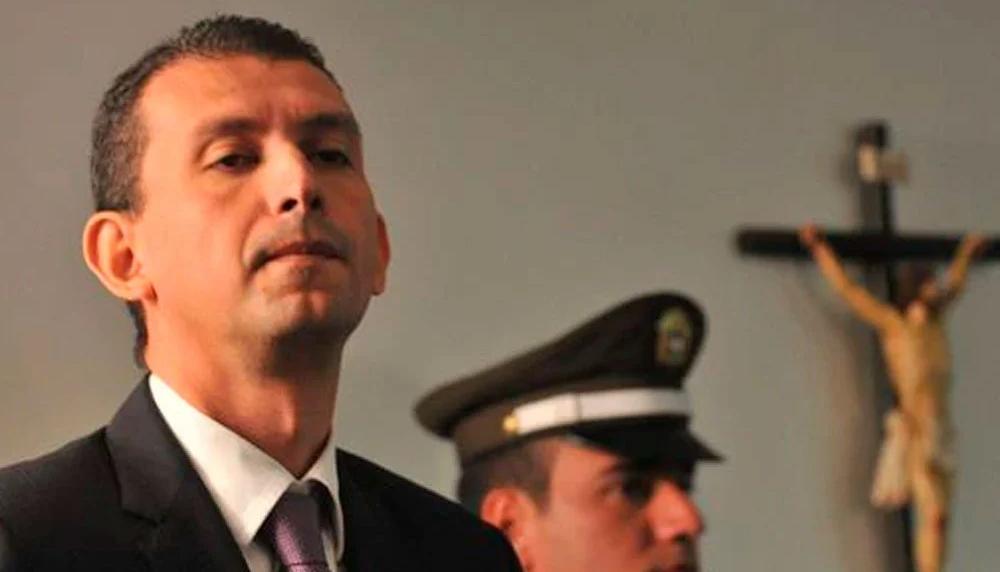 Emilio Tapia, contratista.