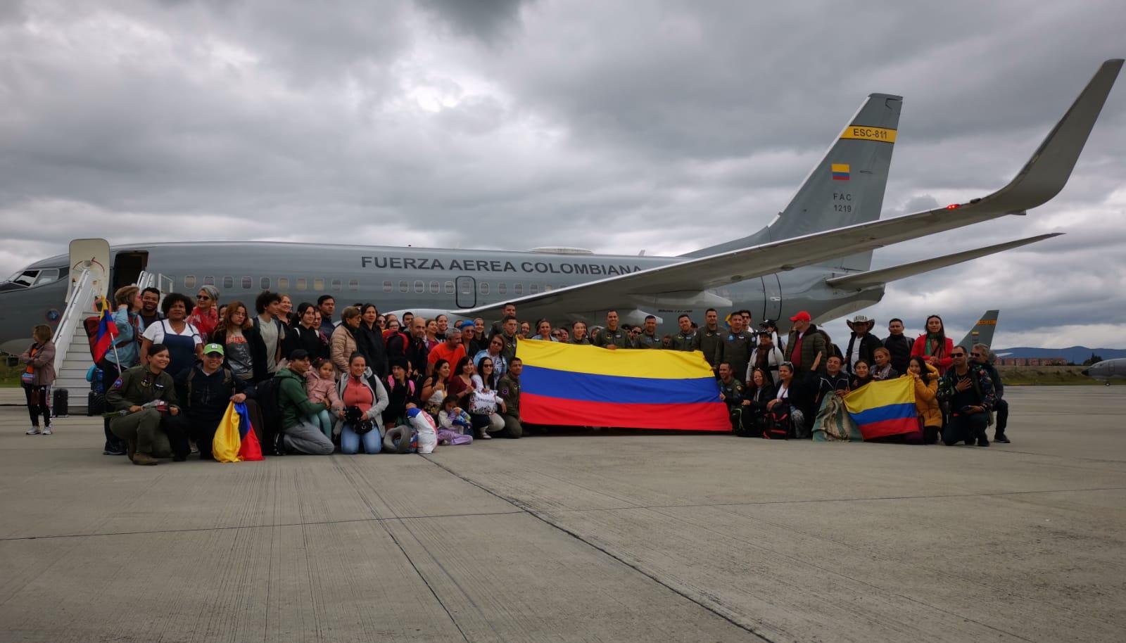Colombianos que llegaron en el segundo vuelo de Israel.